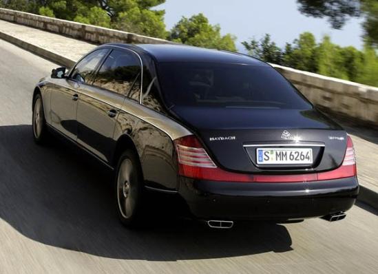 在迈巴赫62s的基础上,推出了一款更加高端的车型,它就是"齐柏林"版