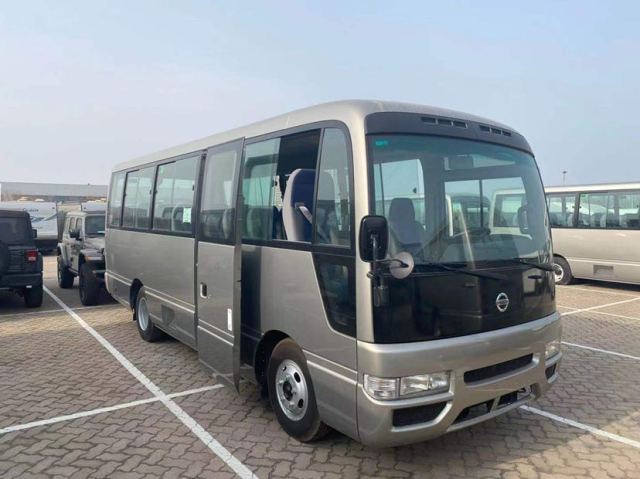 21款日产碧莲18座天津港豪降10万冲销量