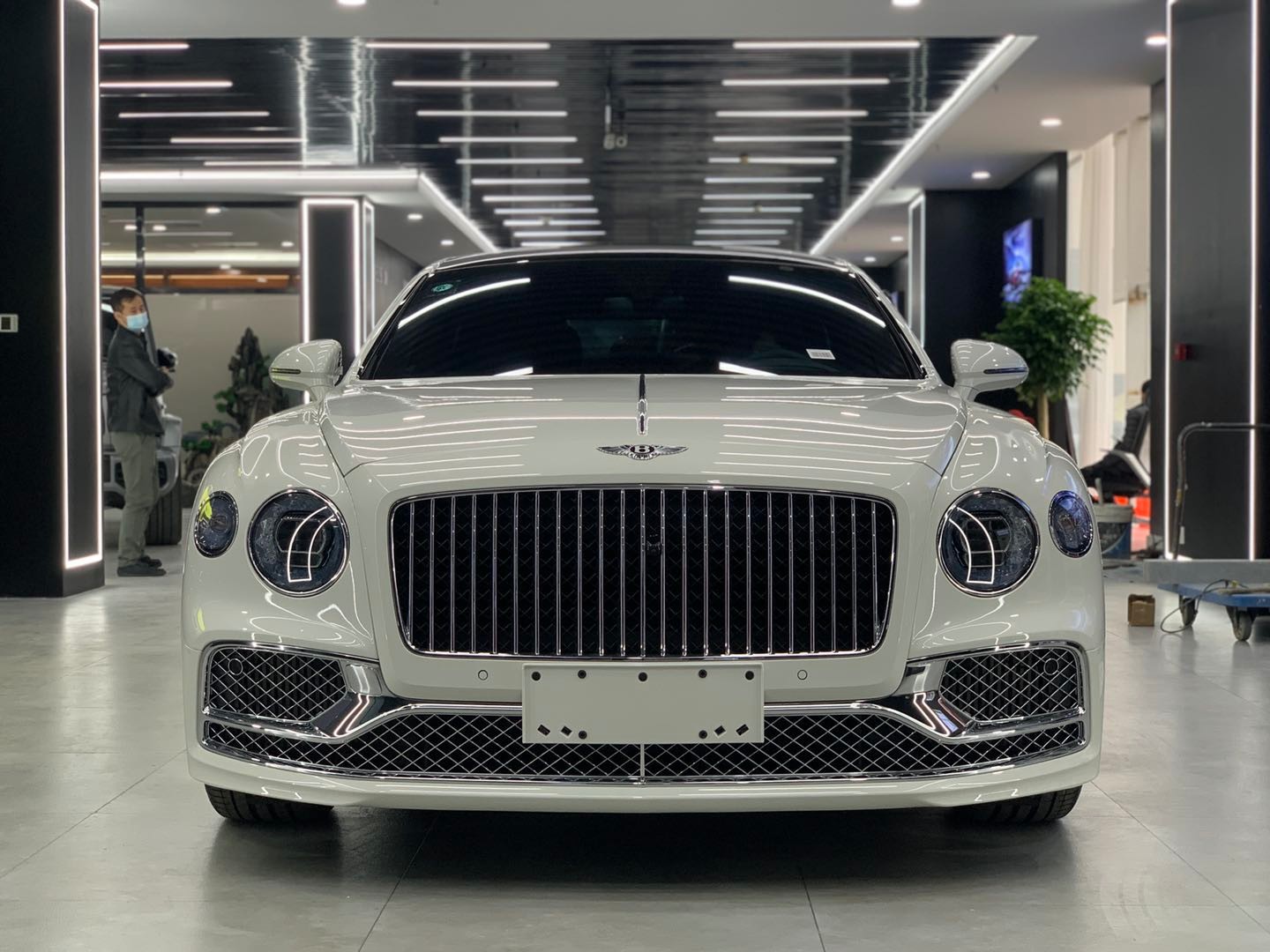 2021款宾利飞驰w12现车优惠最高让利