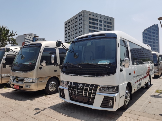 丰田考斯特9-23座现车企业集团专属大巴