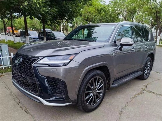 对于雷克萨斯品牌而言,最值得让人崇敬的车型,便是旗舰级suv-lx.