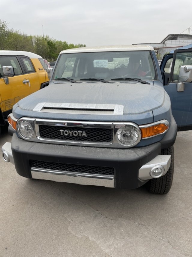 23款丰田fj酷路泽国六60多定车有优惠