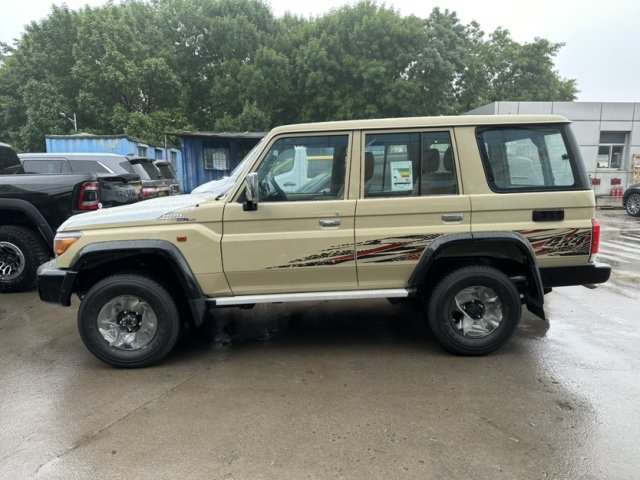 23款丰田lc76国六现车价格配置照片详情