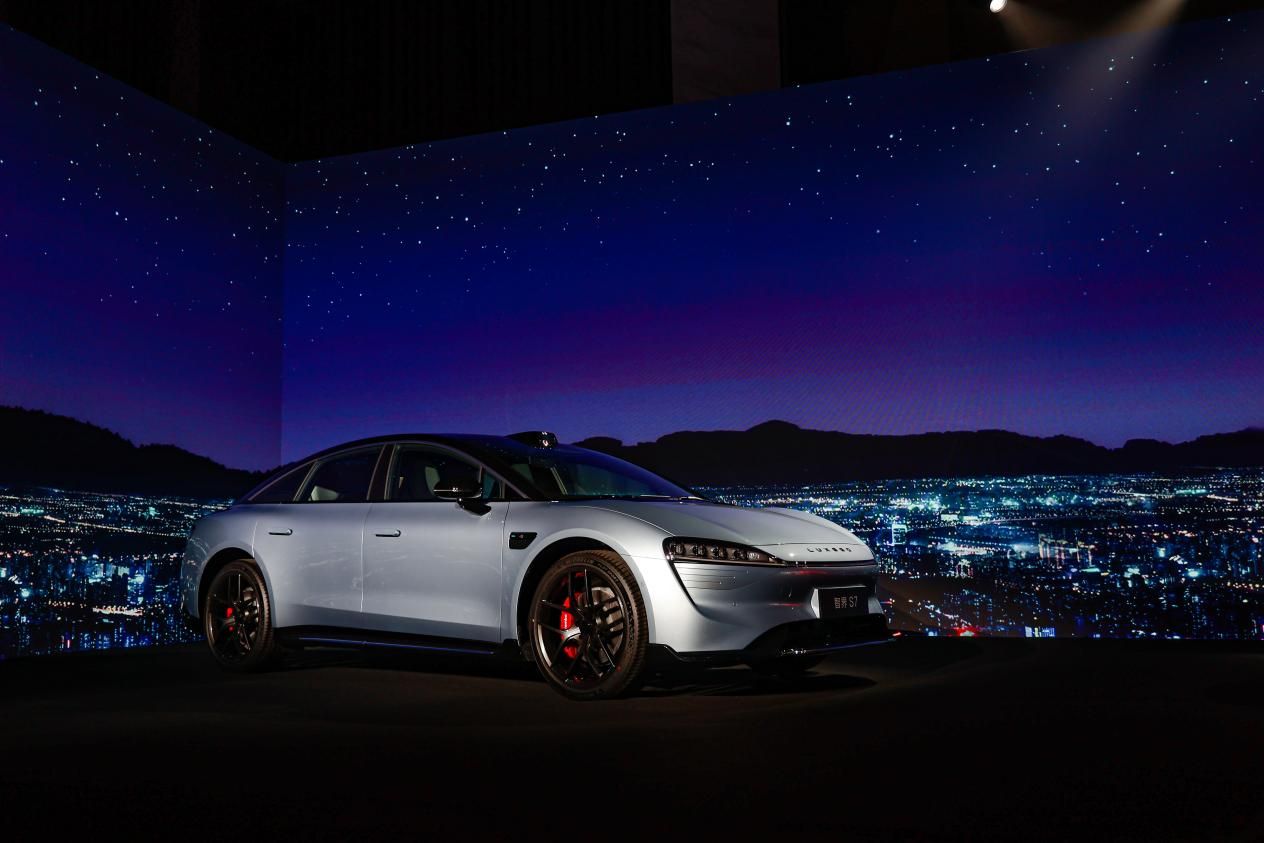 停车困难户迎来解决方案,华为发布首款轿车智界s7助力出行_车讯网che