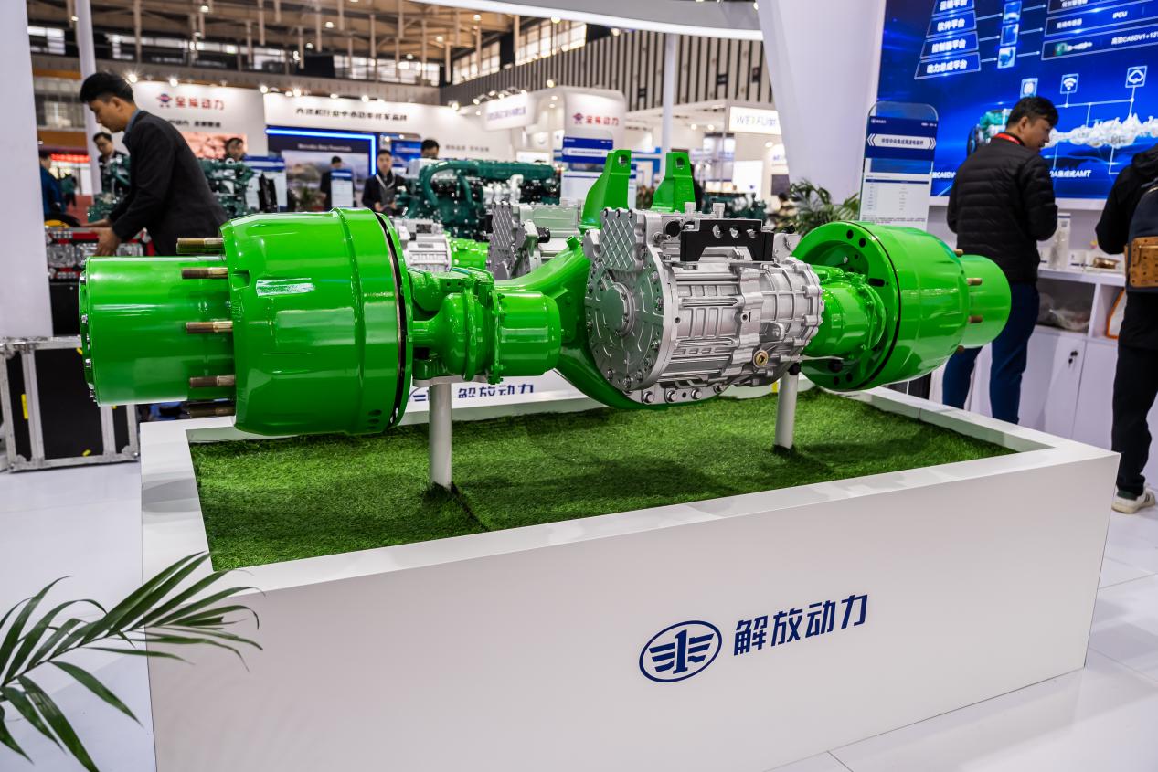 解放智慧动力域再添新品奥威16升天然气机闪耀2023内燃机展