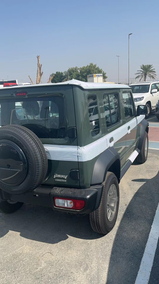 5门版吉姆尼,空间更大更实用,天津港现车心动价