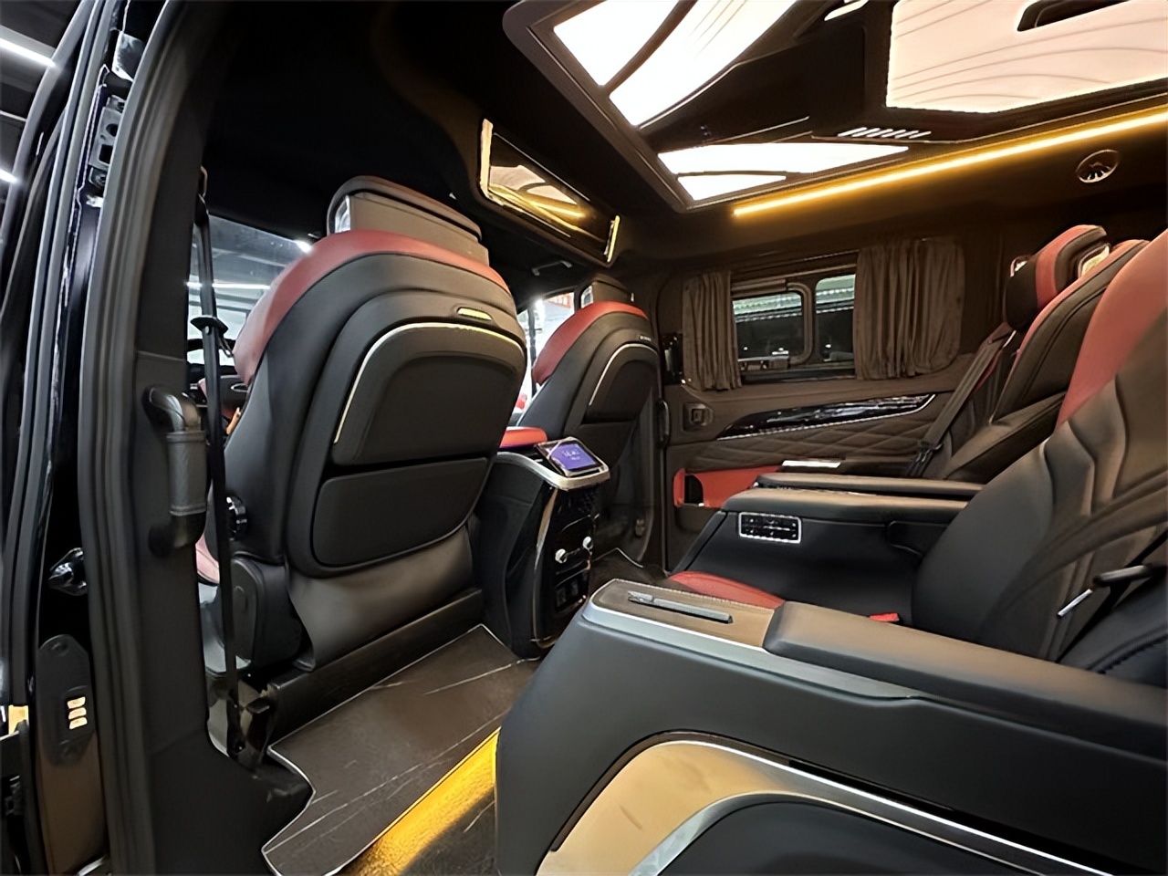 福特黑武士沃森威尔商务车7座mpv上海现车在售