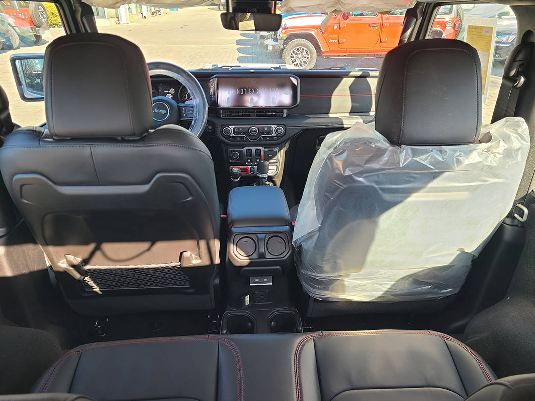 2024款牧马人罗宾汉两门版贝加尔冰青色到店 北京4s店