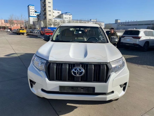 西安丰田霸道2700tx特价44万提车