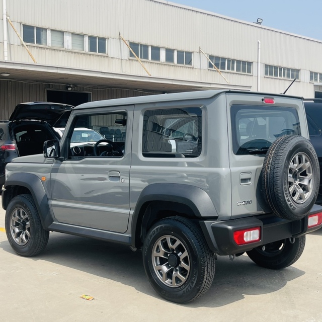 23款铃木吉姆尼15l现车手续齐23万最低售价