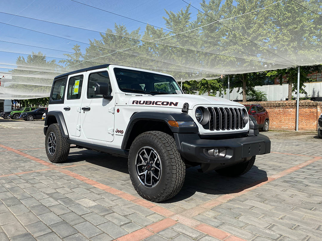 2024款jeep牧马人罗宾汉四门版白色到店置换补贴两万