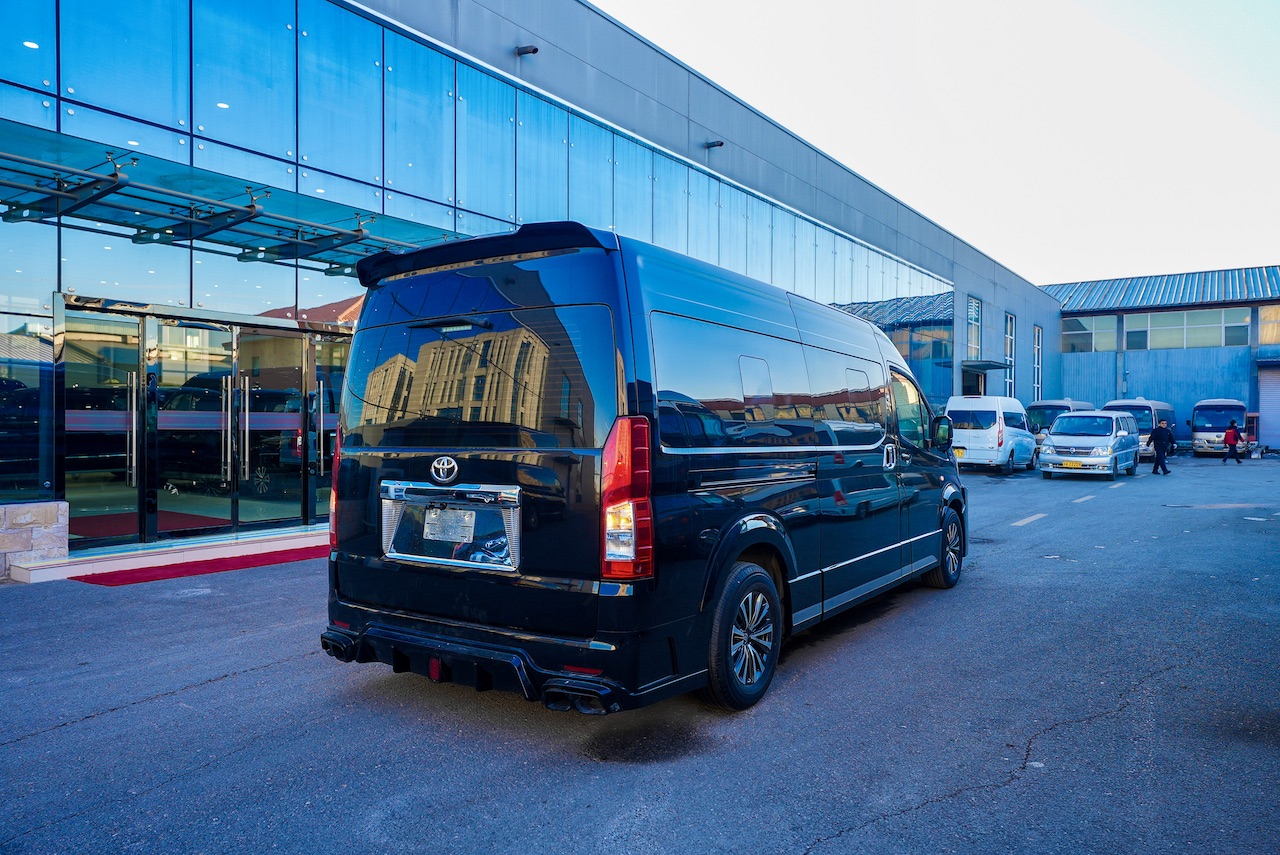 高密丰田海狮4s店67891013座现车价