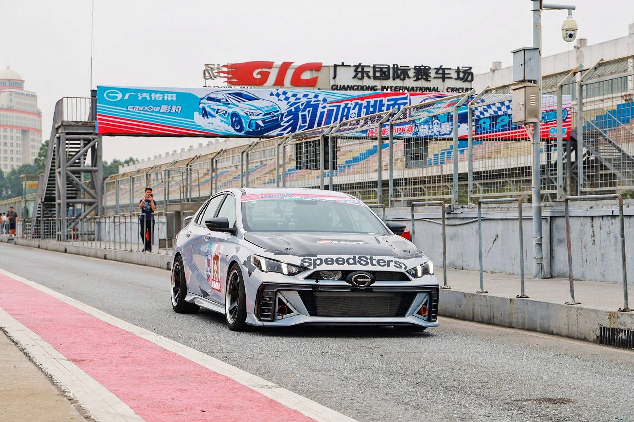 让影豹速度闪耀世界;而极速拍档jacky和nana的影豹rrr,则是