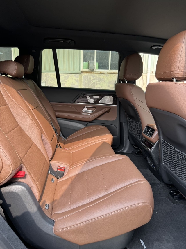 24款加版奔驰gls4507座顶峰包运动包雷测包118万起售