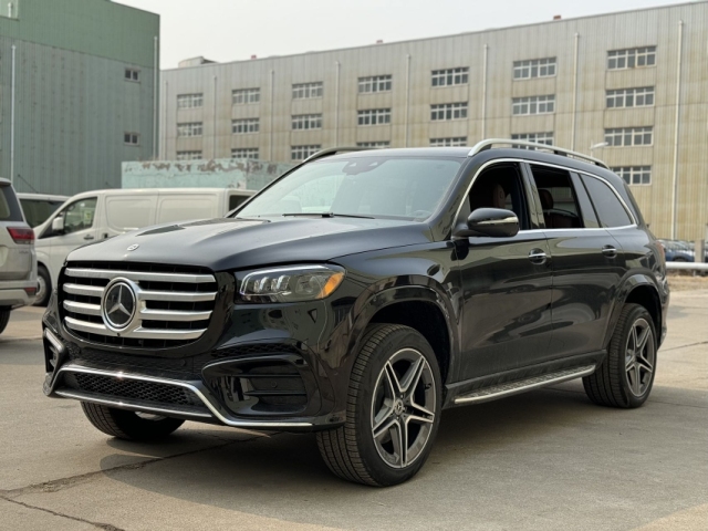 24款加版奔驰gls4507座顶峰包运动包雷测包118万起售