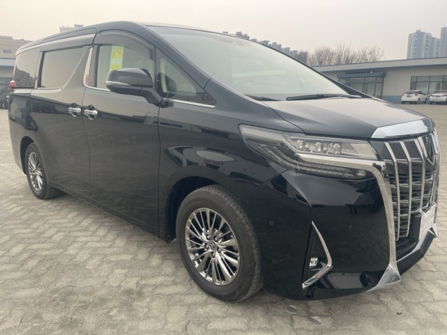 2024款丰田埃尔法 3.5l现车报价 汽油自吸顶配 拥有最舒适的内饰