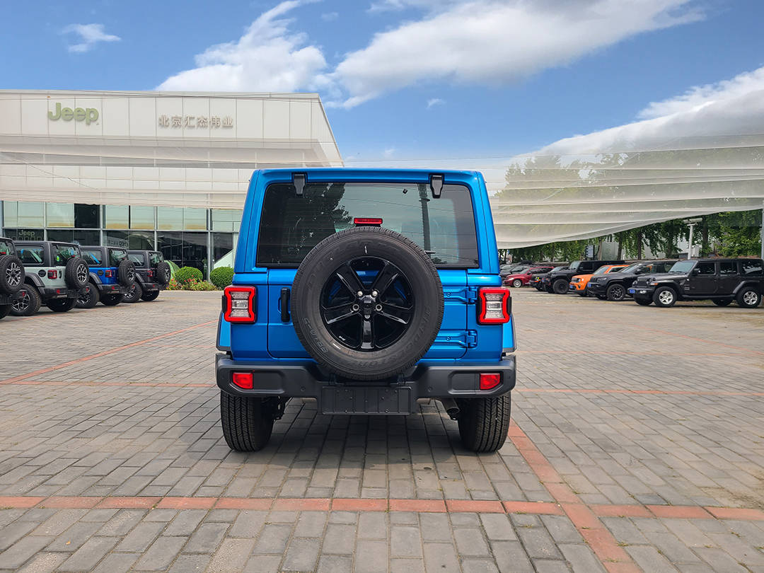 2024年上牌牧马人二手车 高地版摩洛哥蓝39.8万