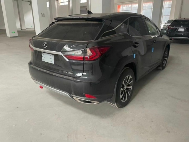 2022款雷克萨斯rx350  3 5l 标准  特立独行是它一贯的风格